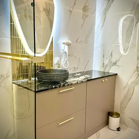 Golden Park Apartment 4*