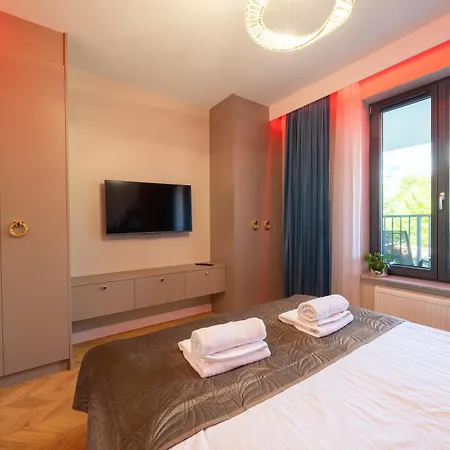 Golden Park Apartment