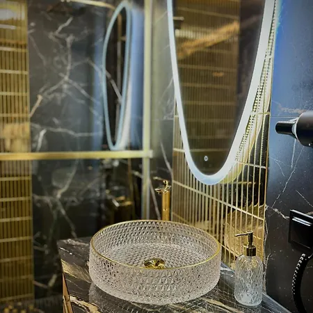 Golden Park アパート 4*