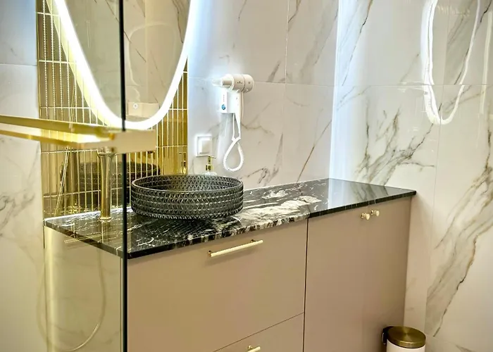 Golden Park アパート 4*