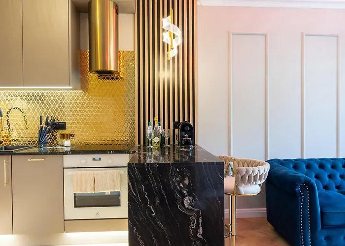 アパート Golden Park 4*