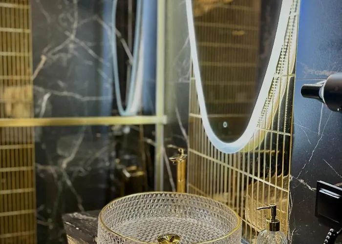 Golden Park アパート 4*